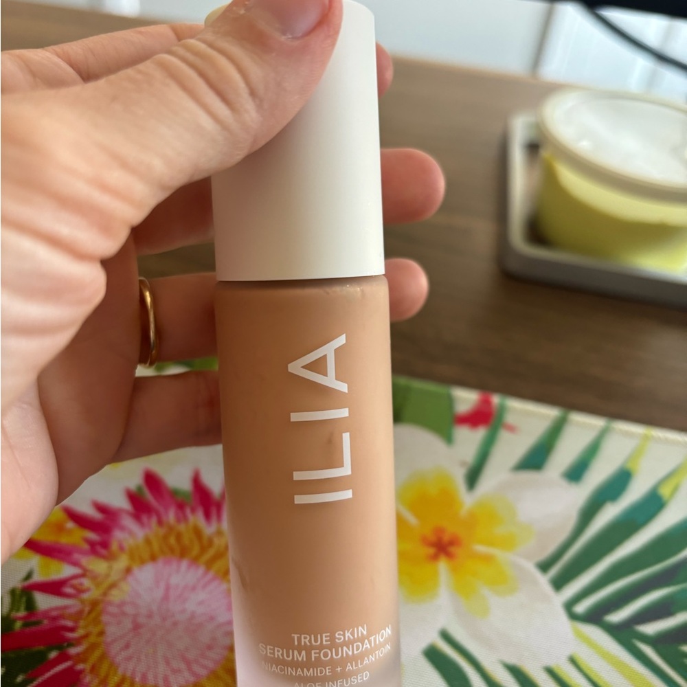 ILIA True Skin serum foundation - SF3 Texel